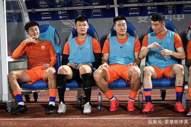 媒体人：王俊杰依然是男篮4号位无代餐 就是今晚手感差点意思